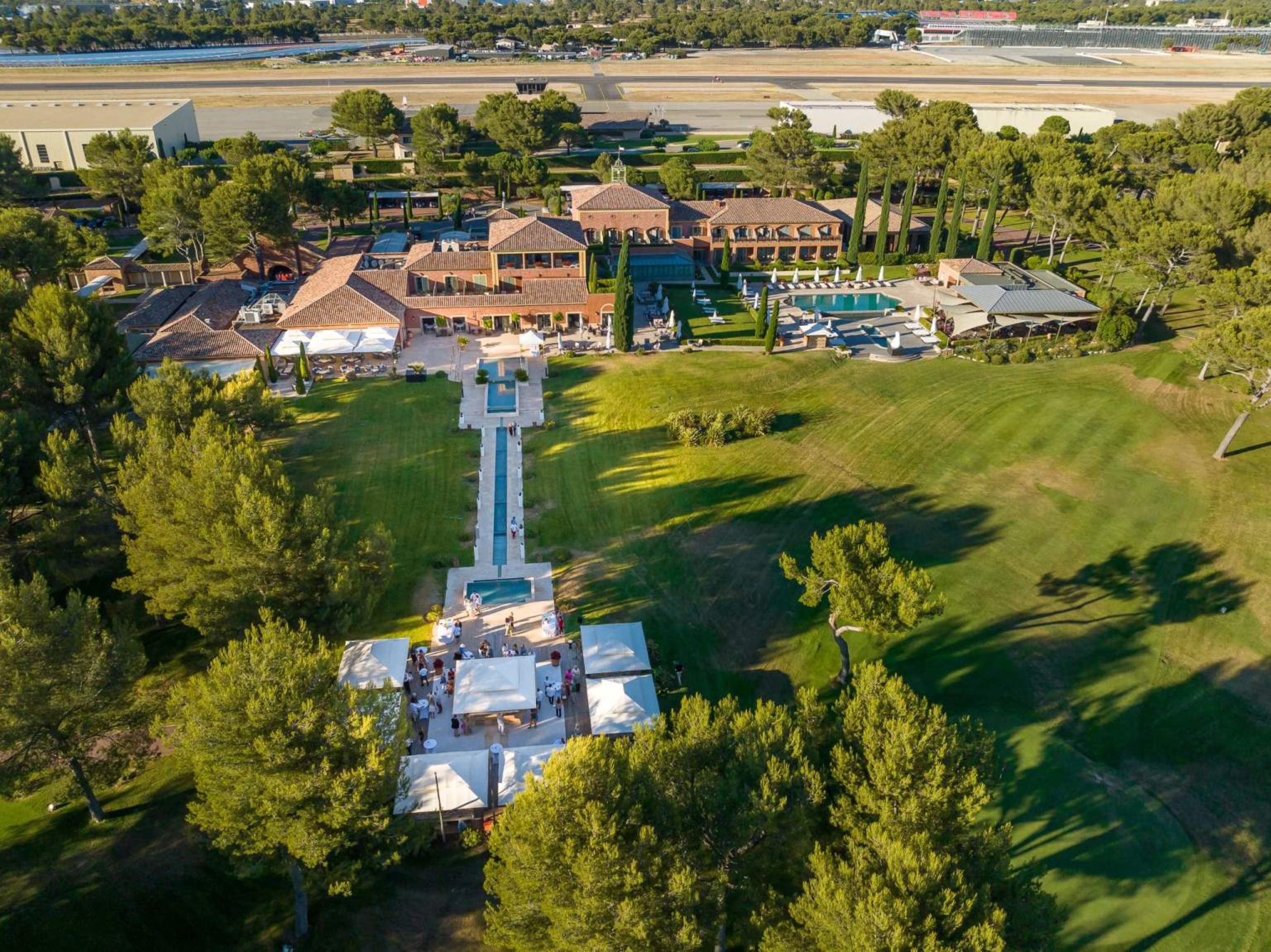 Hôtel du Castellet gardens and buildings viewed from above